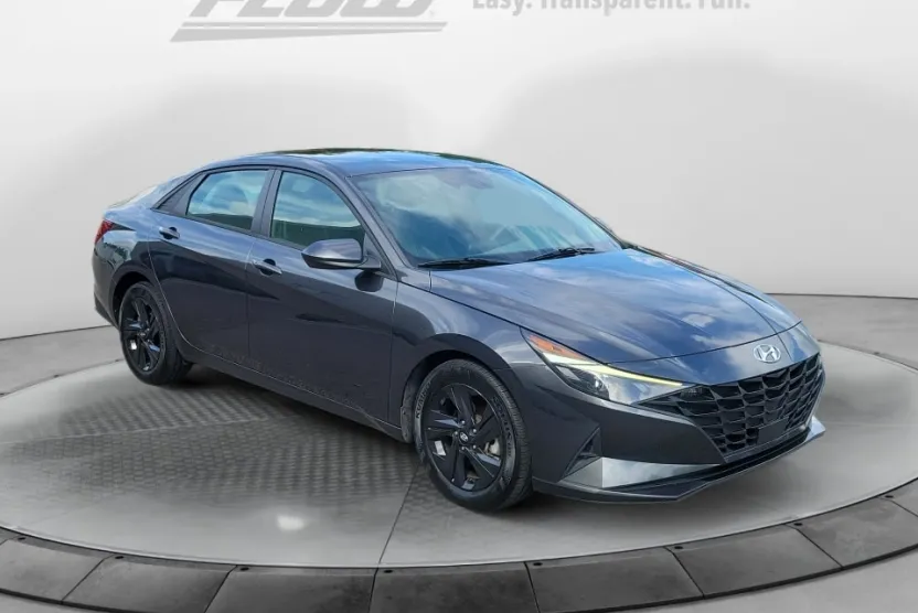 2021 Hyundai Elantra SEL Convenience photo 1