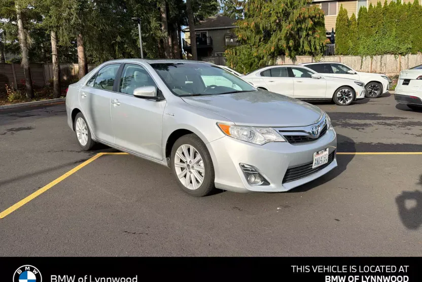 2013 Toyota Camry Hybrid LE photo 1