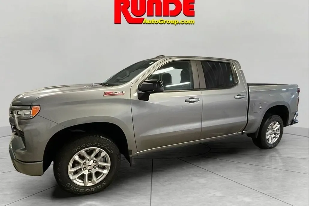 2024 Chevrolet Silverado 1500 RST photo 1