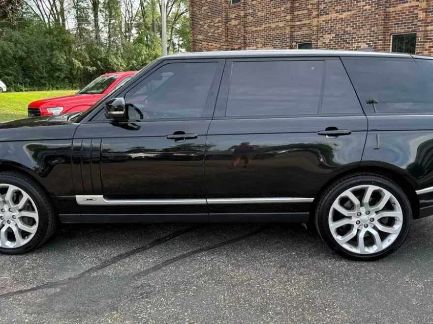 2017 Land Rover Range Rover Supercharged LWB photo 1