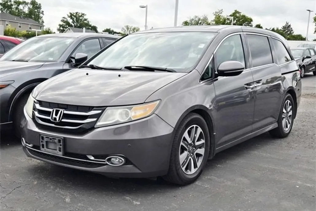 2015 Honda Odyssey Touring Elite photo 1