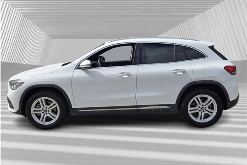 2021 Mercedes Benz GLA 250 4MATIC photo 1