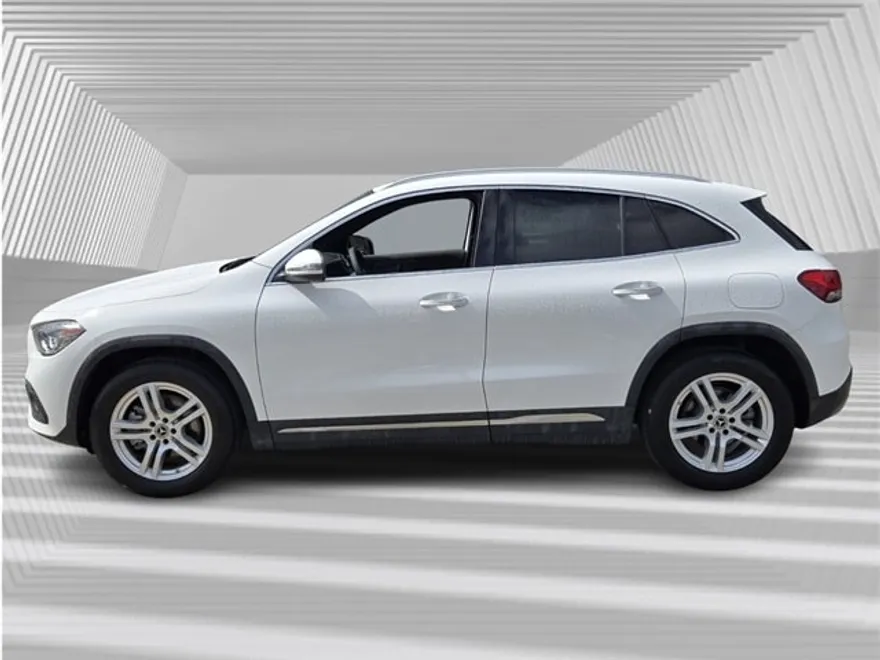 2021 Mercedes Benz GLA 250 4MATIC photo 1
