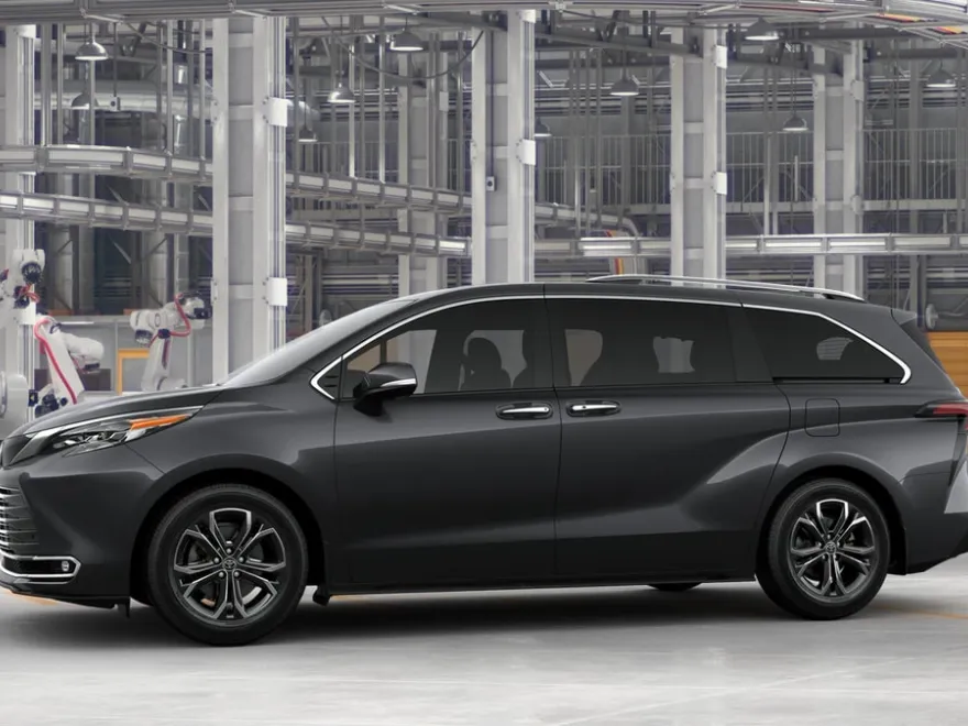 2025 Toyota Sienna Platinum photo 1