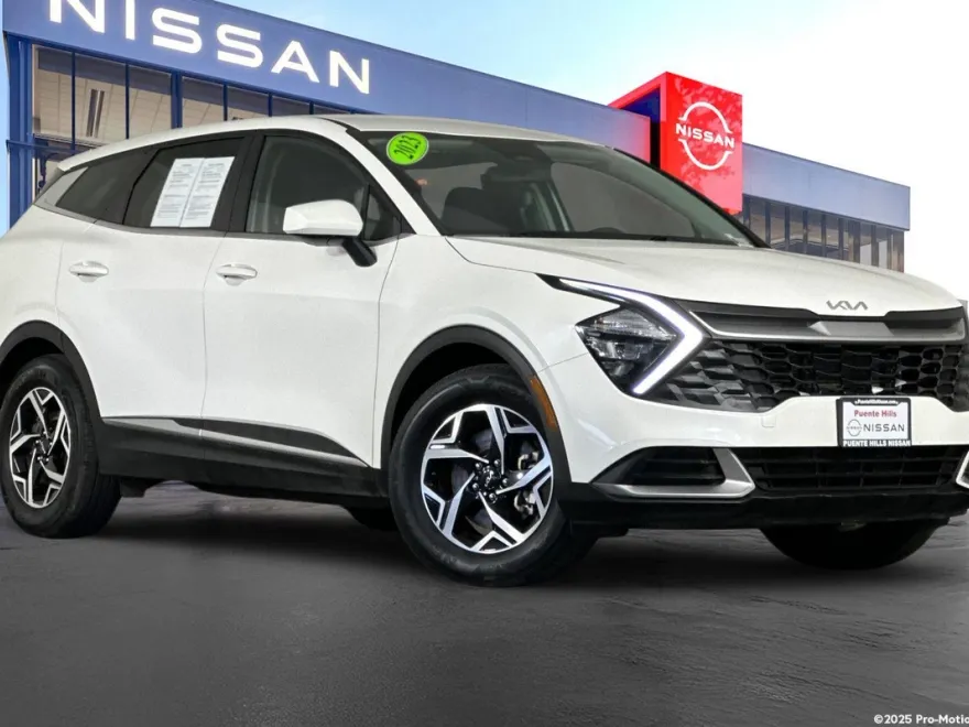2023 Kia Sportage LX photo 1