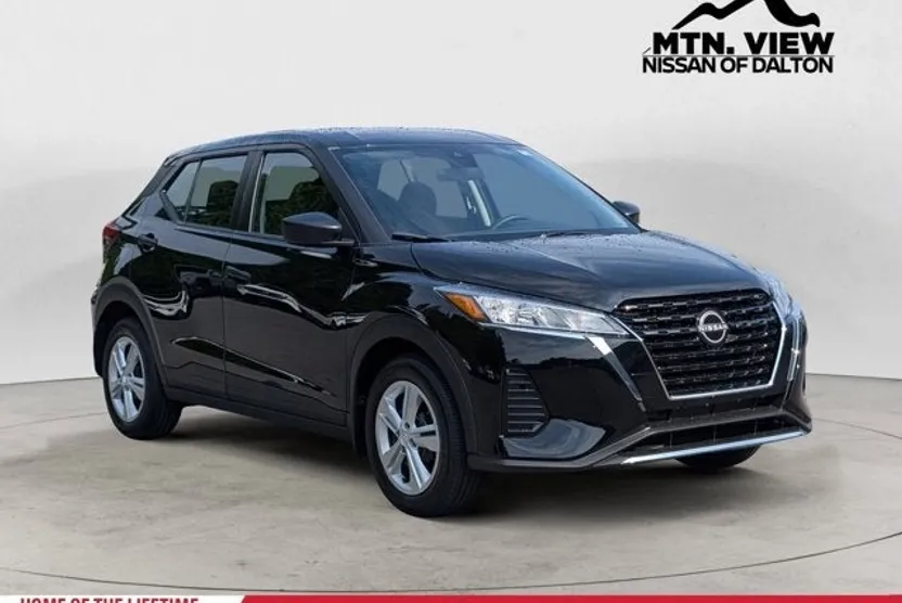 2025 Nissan Kicks Play S photo 1