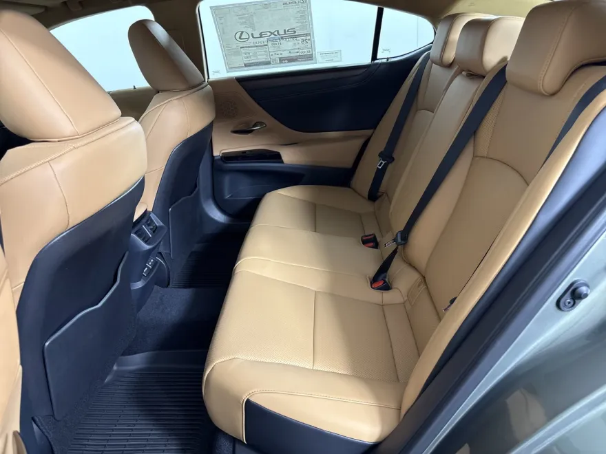 2025 Lexus ES 350 photo 1