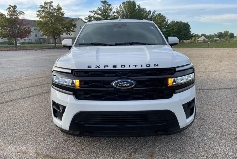2023 Ford Expedition MAX Limited photo 1