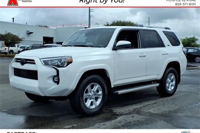 2022 Toyota 4Runner SR5 photo 1