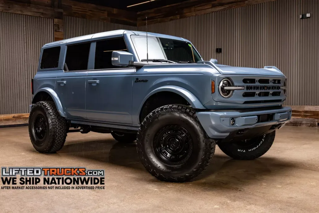 2025 Ford Bronco Outer Banks photo 1