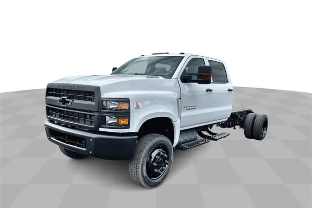 2024 Chevrolet Silverado 5500HD Work Truck photo 1