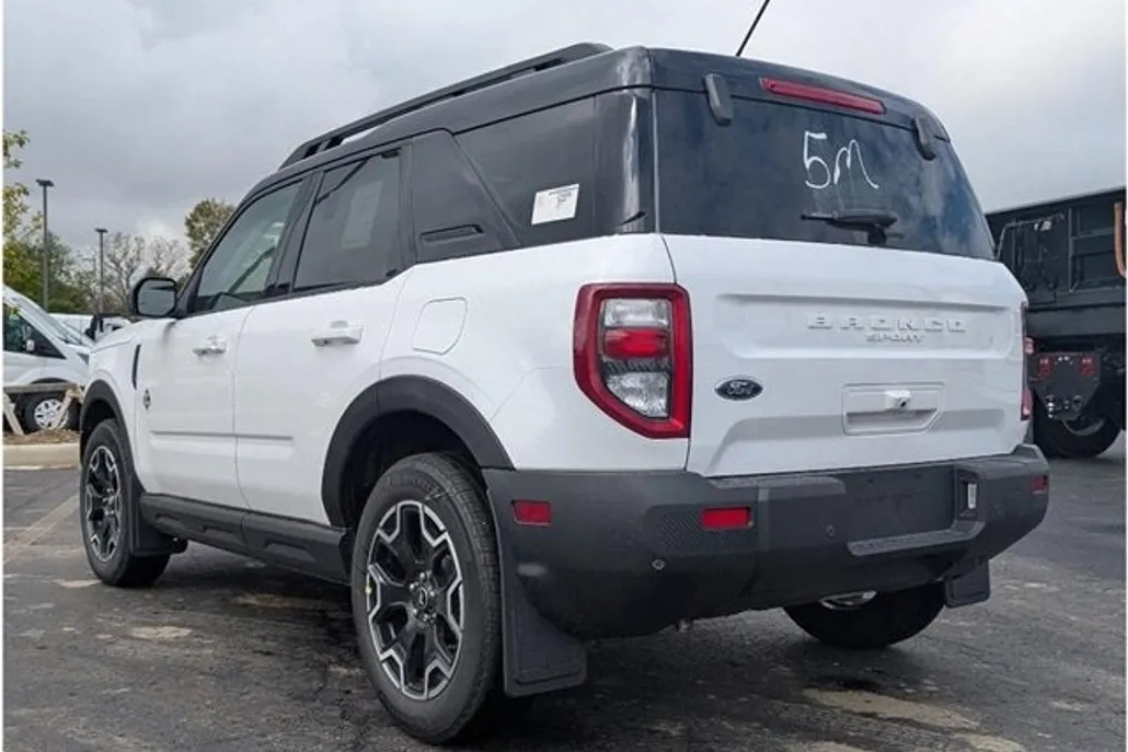 2025 Ford Bronco Sport Outer Banks photo 1
