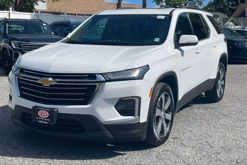 2023 Chevrolet Traverse Leather photo 1