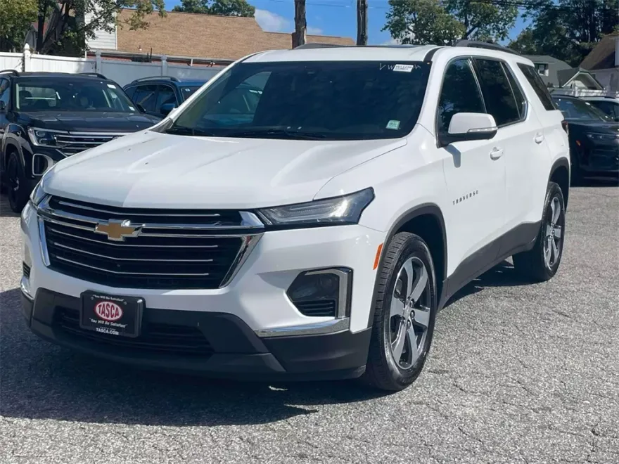 2023 Chevrolet Traverse Leather photo 1