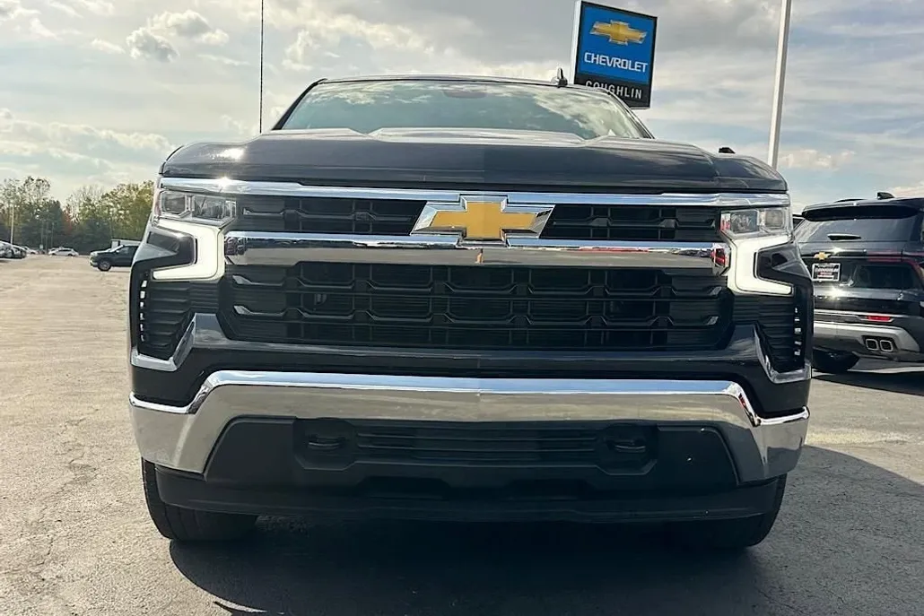 2024 Chevrolet Silverado 1500 LT photo 1