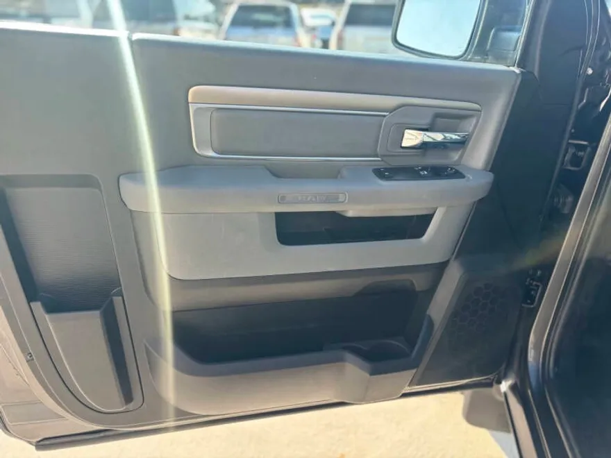 2018 Ram 1500 Tradesman photo 1