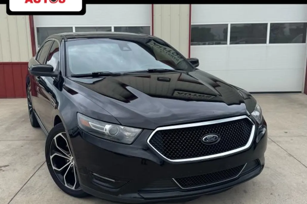 2017 Ford Taurus SHO photo 1