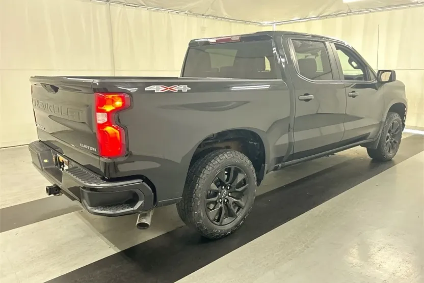 2020 Chevrolet Silverado 1500 Custom photo 1