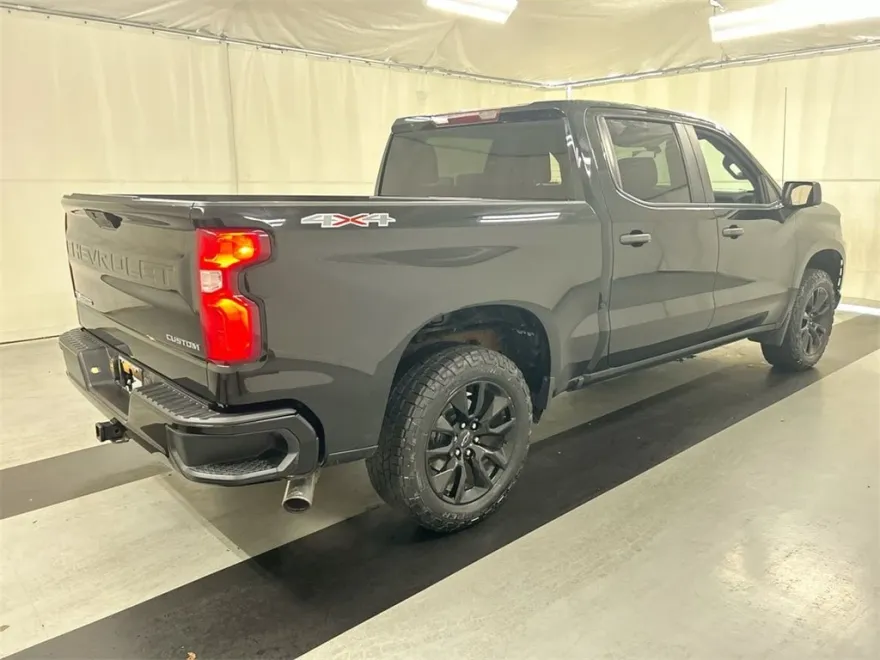 2020 Chevrolet Silverado 1500 Custom photo 1