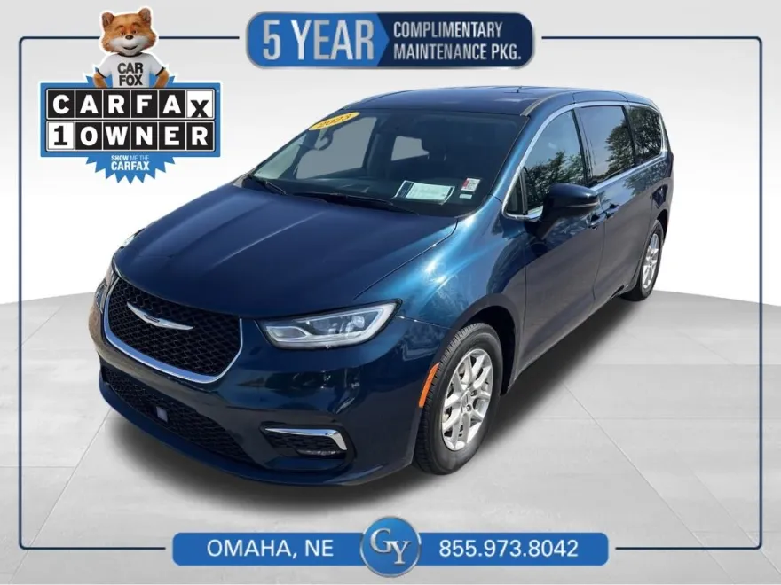 2023 Chrysler Pacifica Touring L photo 1