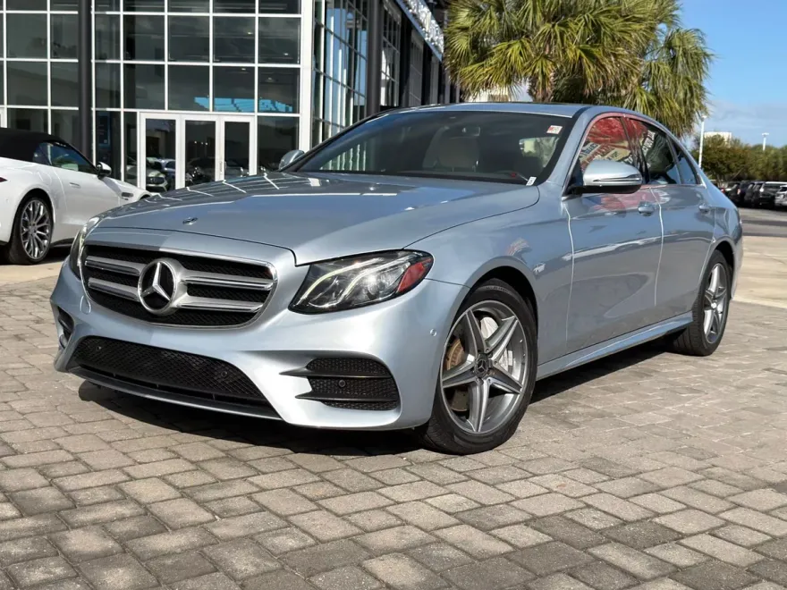 2018 Mercedes Benz E 300 4MATIC photo 1