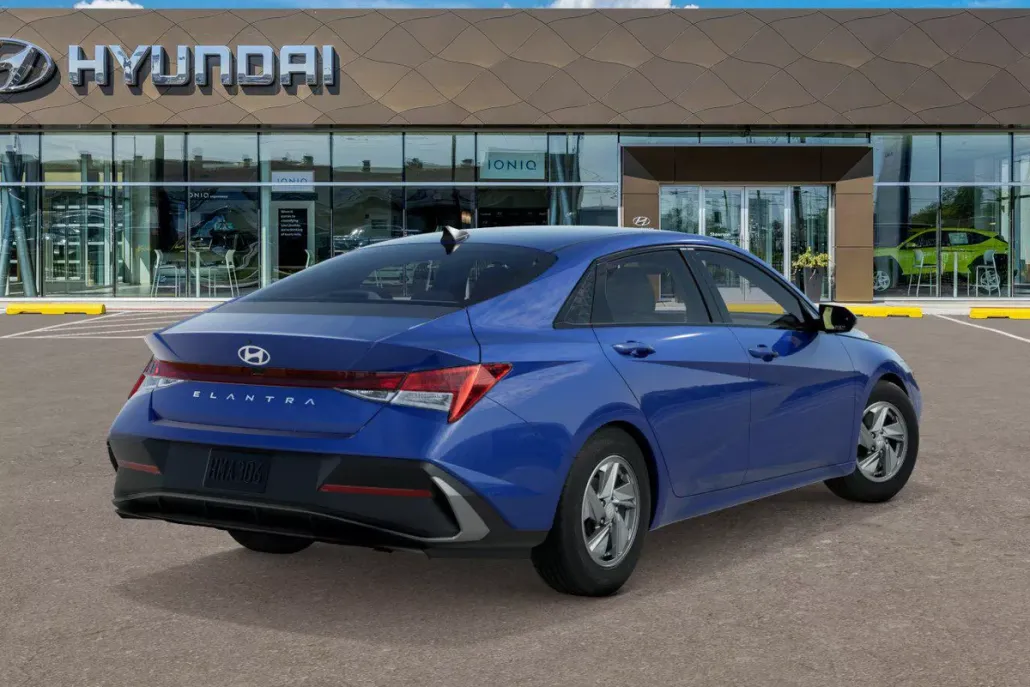 2025 Hyundai Elantra SE photo 1