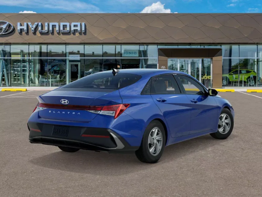 2025 Hyundai Elantra SE photo 1