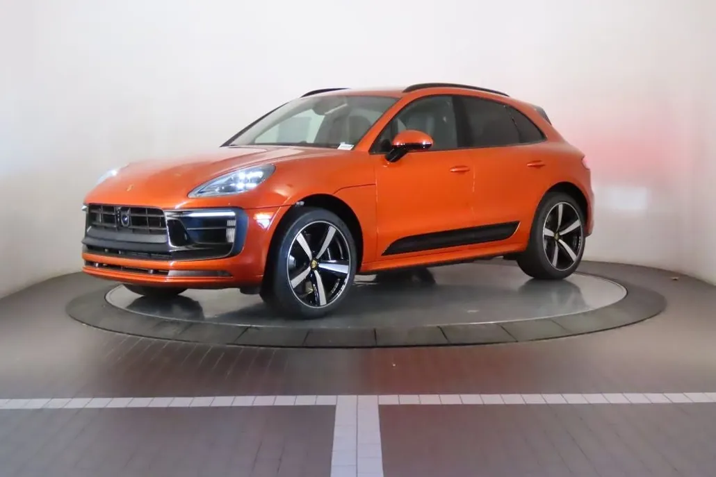 2025 Porsche Macan GTS photo 1