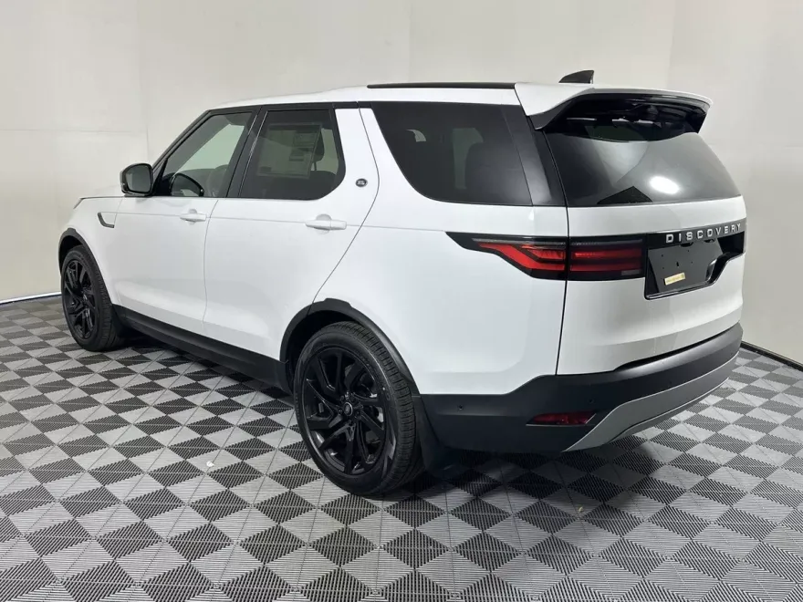 2025 Land Rover Discovery S photo 1