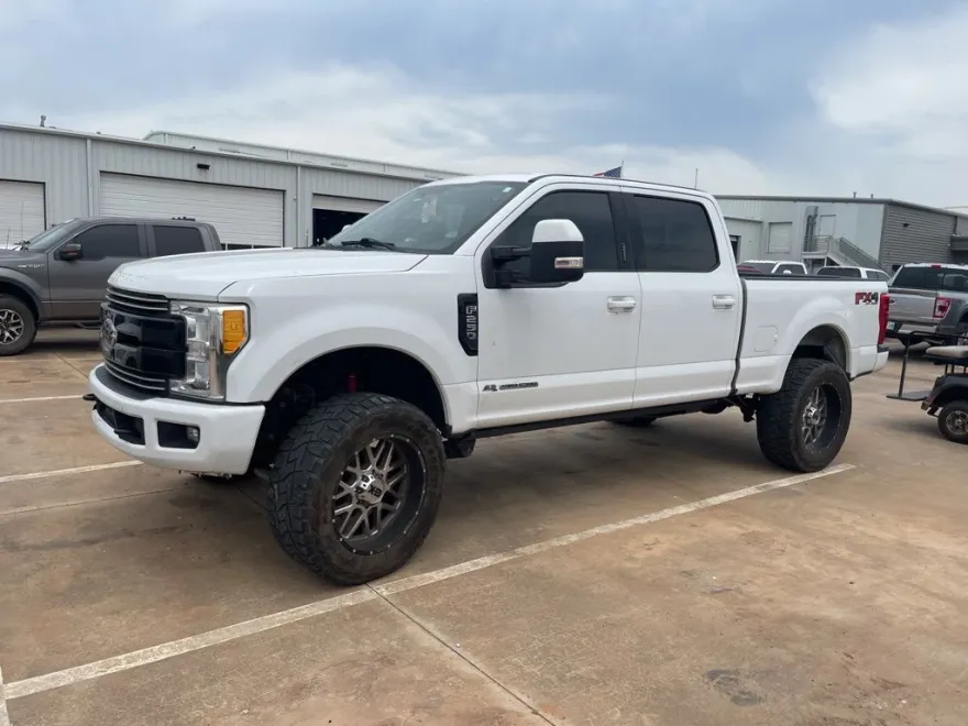 2017 Ford F-250 photo 1