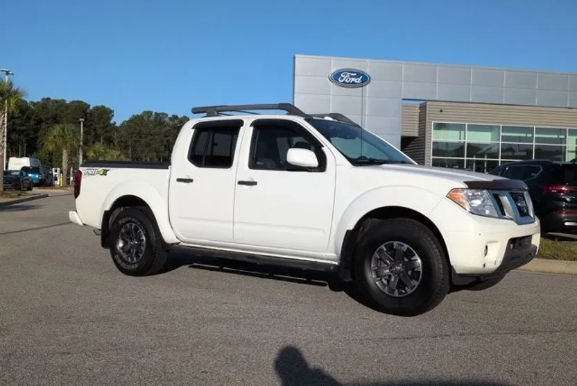 2018 Nissan Frontier PRO-4X photo 1