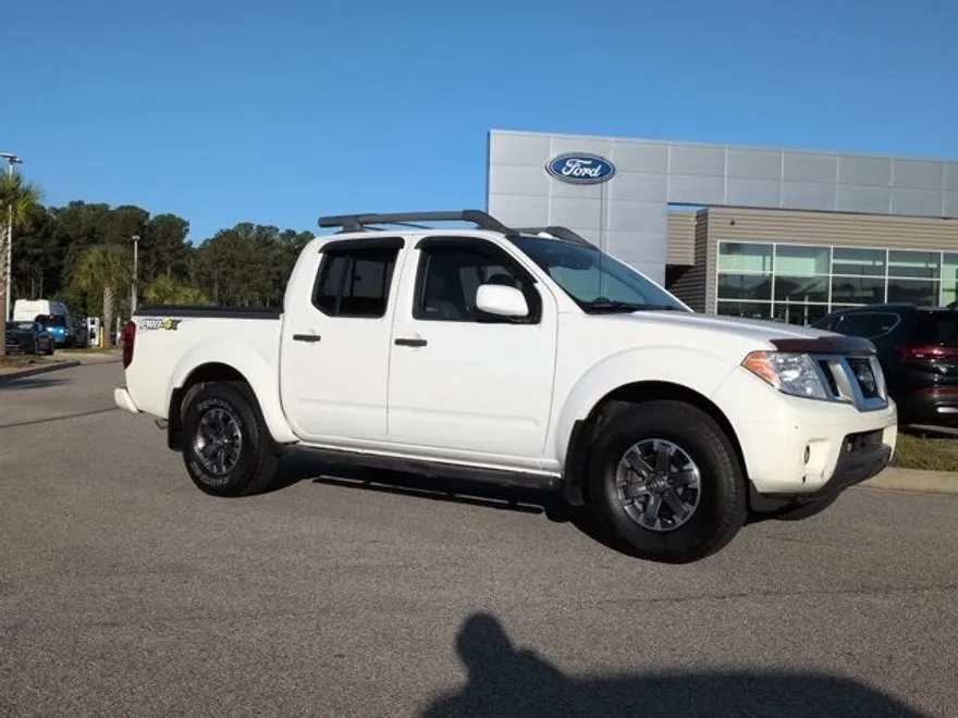 2018 Nissan Frontier PRO-4X photo 1