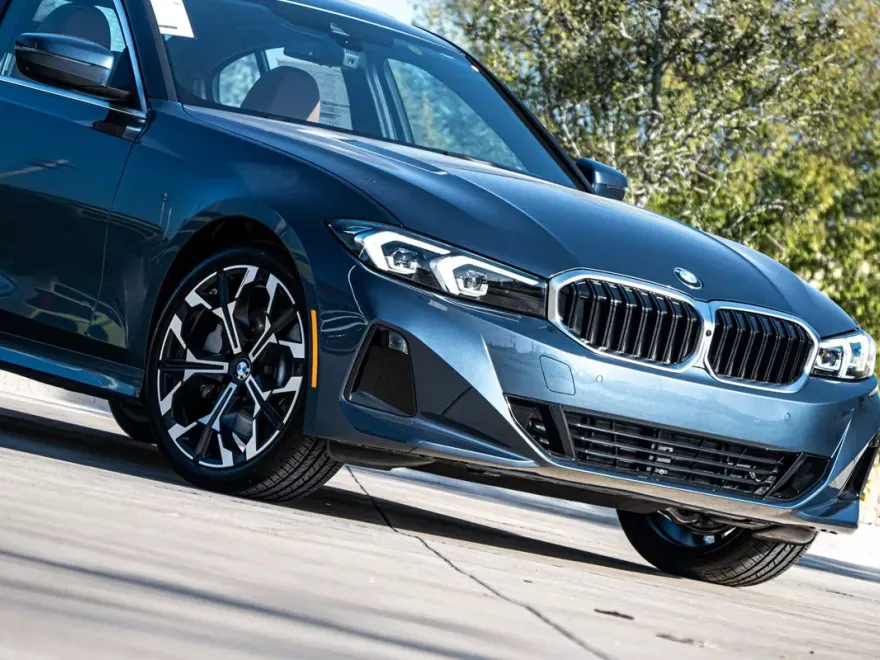2025 Bmw 330i photo 1