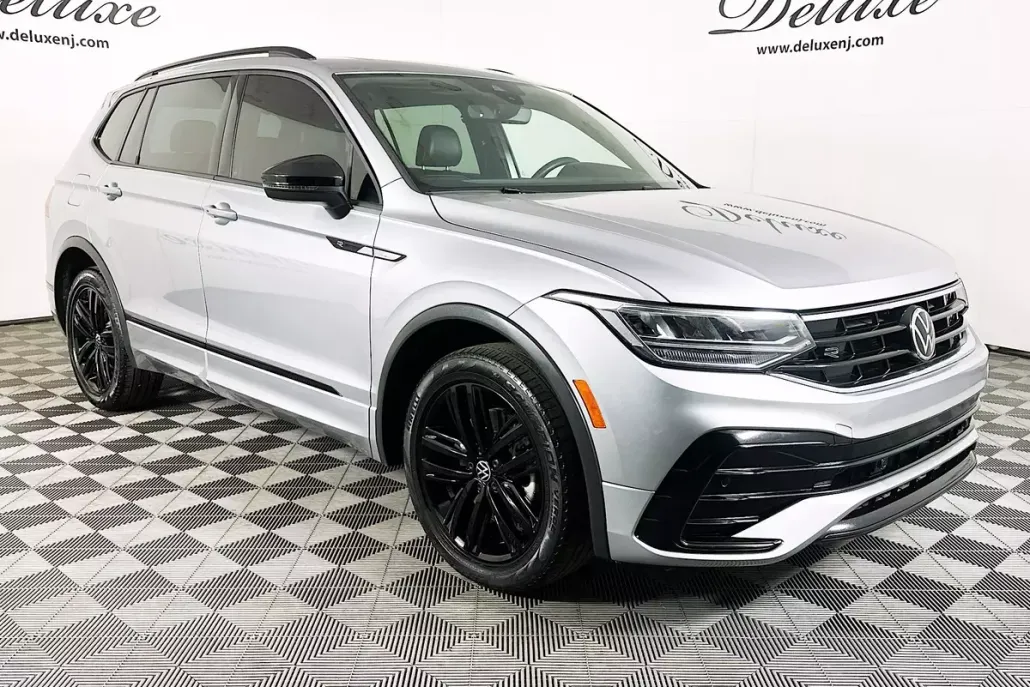 2022 Volkswagen Tiguan SE R-Line Black photo 1