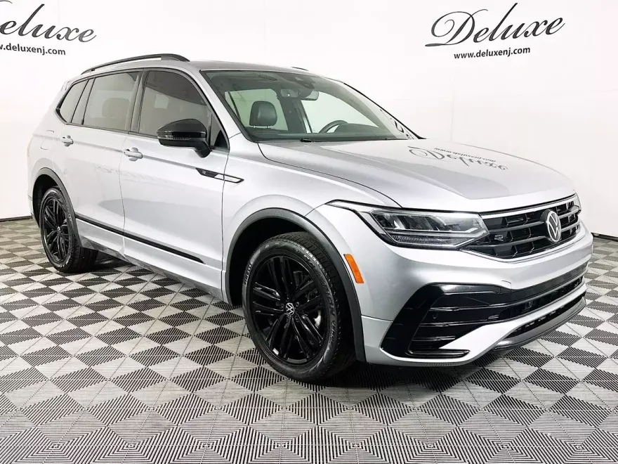 2022 Volkswagen Tiguan SE R-Line Black photo 1