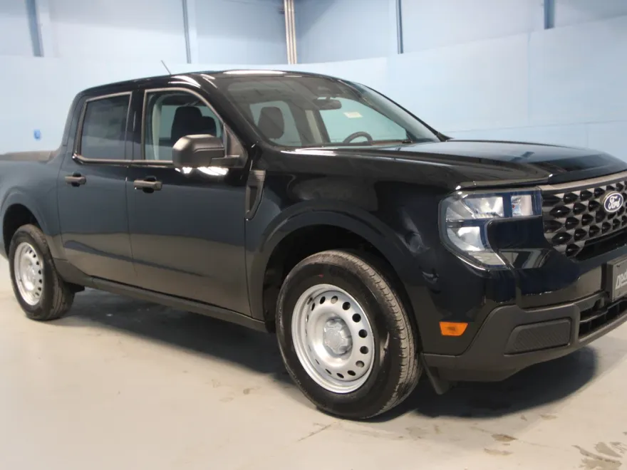 2025 Ford Maverick XL photo 1