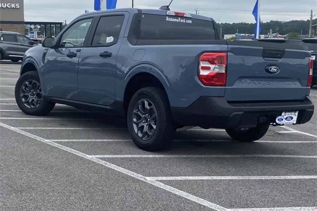 2025 Ford Maverick XLT photo 1