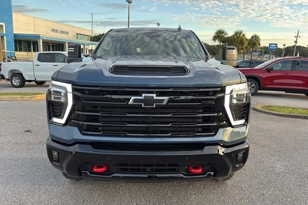 2025 Chevrolet Silverado 2500HD LTZ photo 1