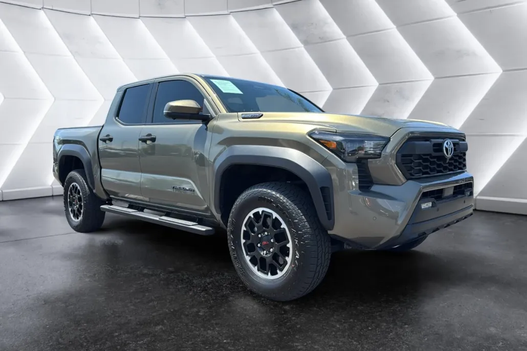 2024 Toyota Tacoma TRD Sport photo 1