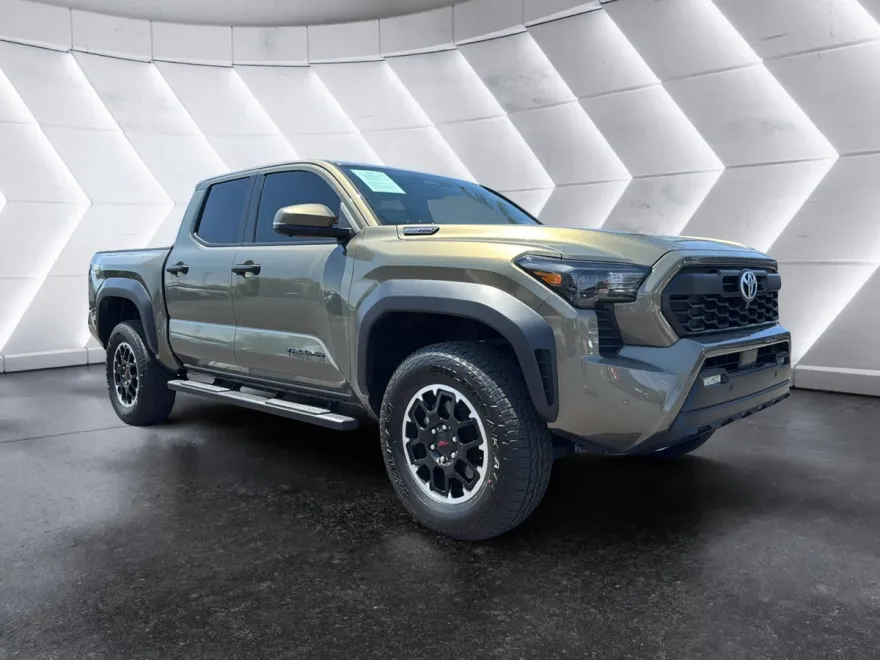 2024 Toyota Tacoma TRD Sport photo 1