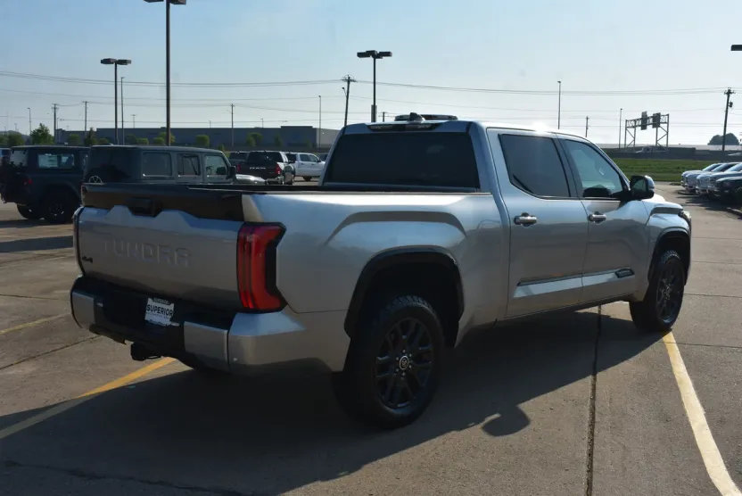 2023 Toyota Tundra Platinum photo 1