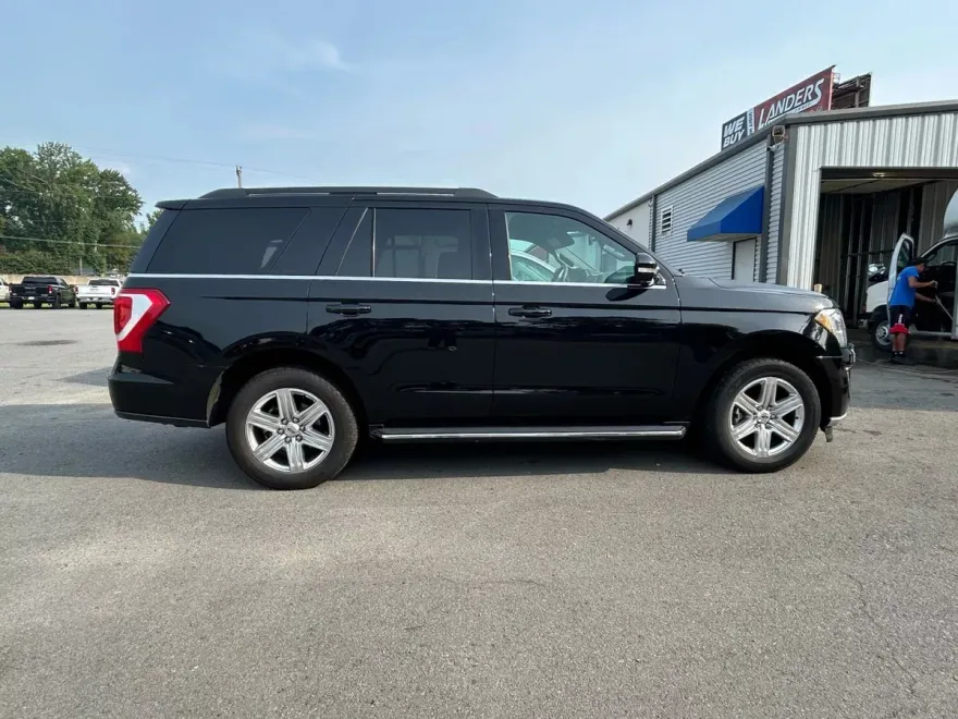 2020 Ford Expedition XLT photo 1