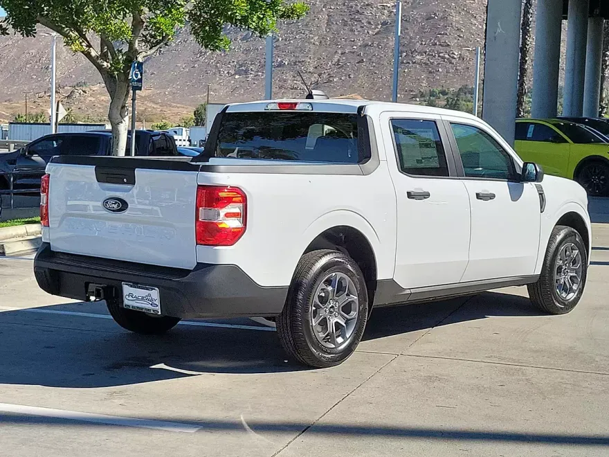 2025 Ford Maverick XLT photo 1