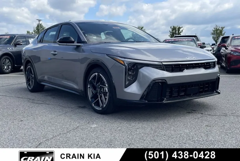 2025 Kia K4 GT-Line photo 1
