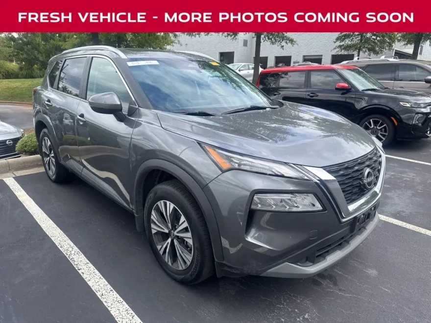 2022 Nissan Rogue SV photo 1