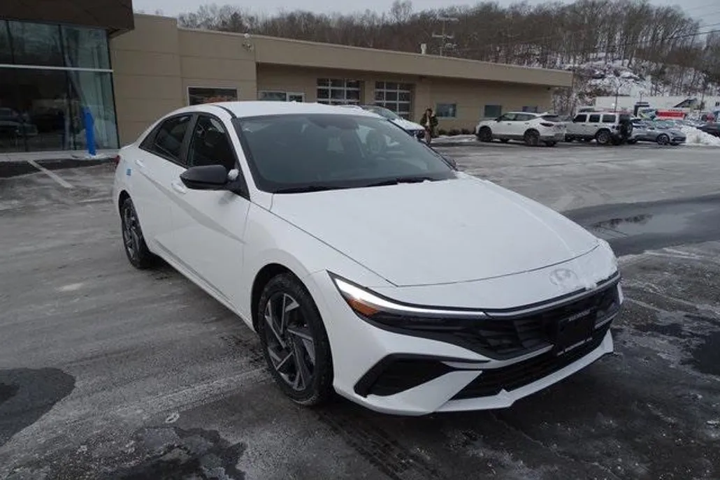 2025 Hyundai Elantra Hybrid SEL Sport photo 1