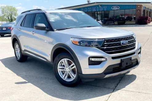 2024 Ford Explorer XLT photo 2