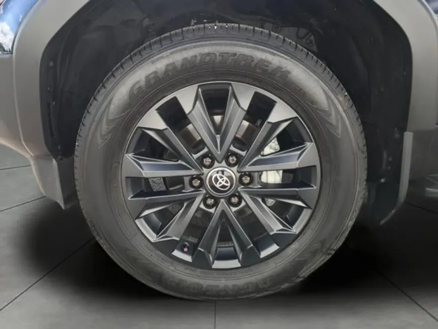 2024 Toyota Land Cruiser photo 1