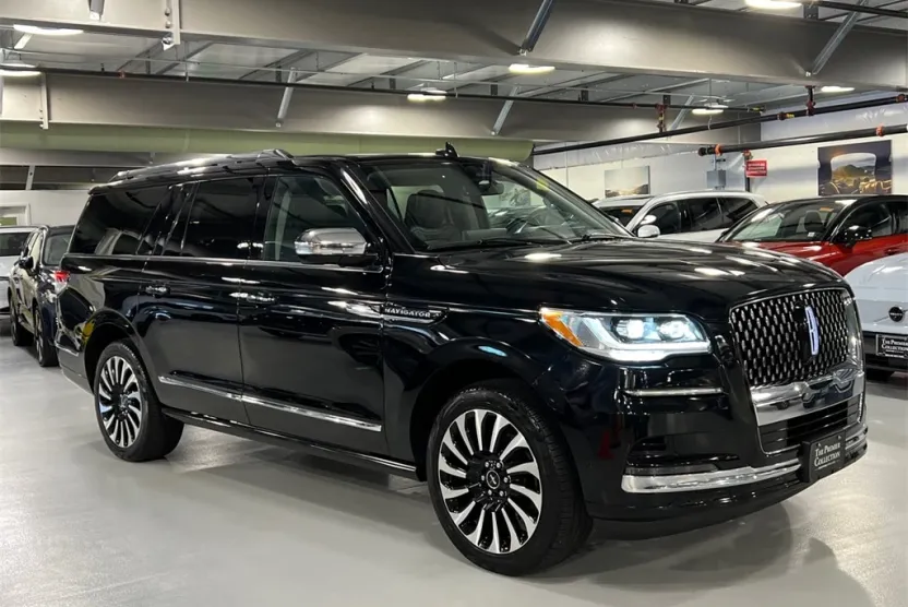 2022 Lincoln Navigator Black Label photo 1