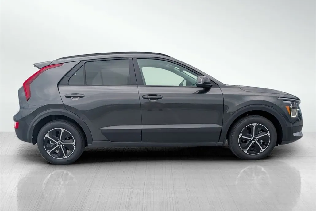 2025 Kia Niro EX photo 1
